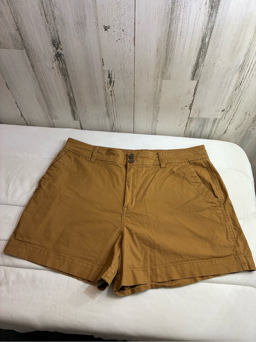 a new day Mustard Short-Length Chino Shorts Women’s Sz 17